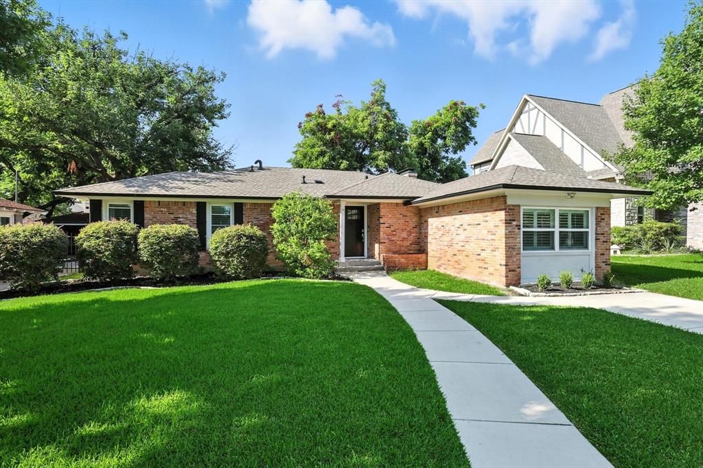 Photo of 6116 Saint Moritz Avenue, Dallas, TX 75214 (MLS # 21138867)