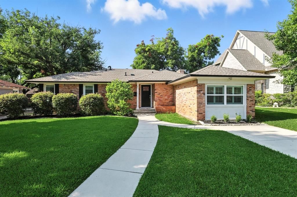 Photo of 6116 Saint Moritz Avenue, Dallas, TX 75214 (MLS # 21138867)