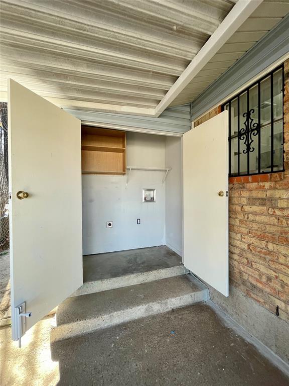 Spring Ave - Residential