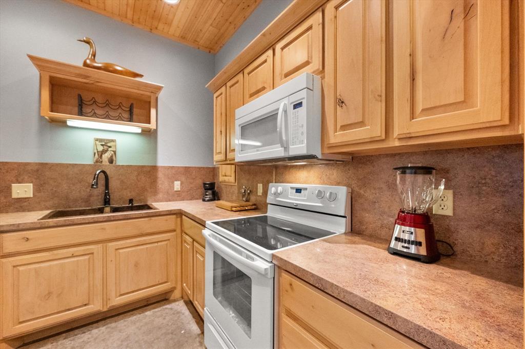 Abst 1091 TR 5A L N West - Residential