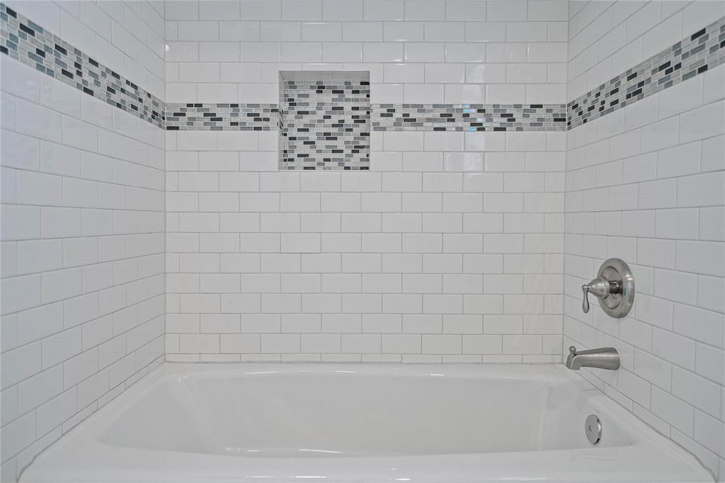 Oaks On Montfort Condos - Residential