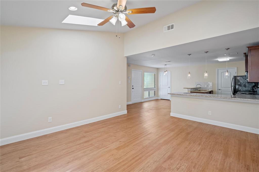 Oaks On Montfort Condos - Residential