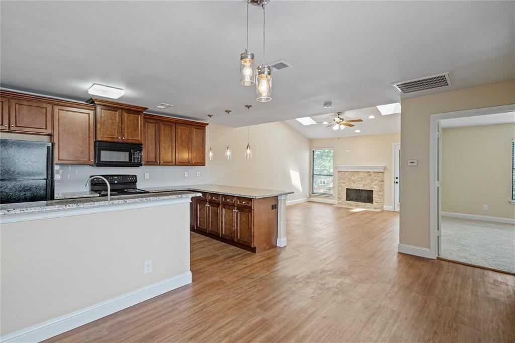 Oaks On Montfort Condos - Residential