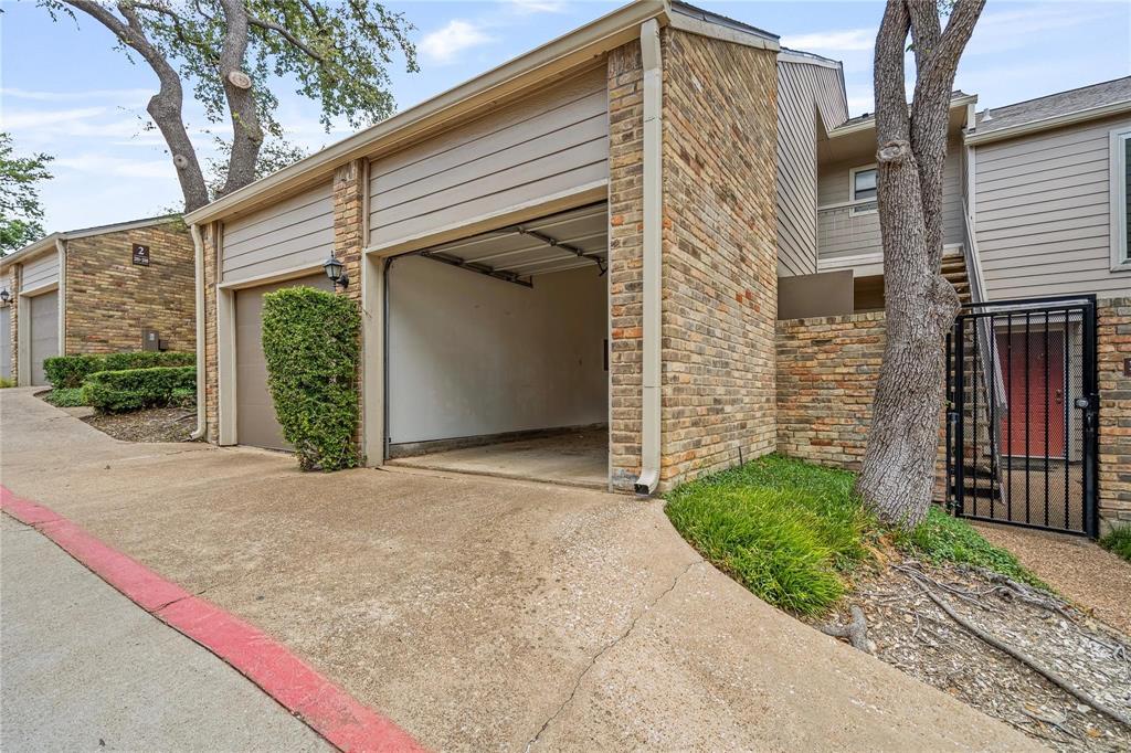 Oaks On Montfort Condos - Residential