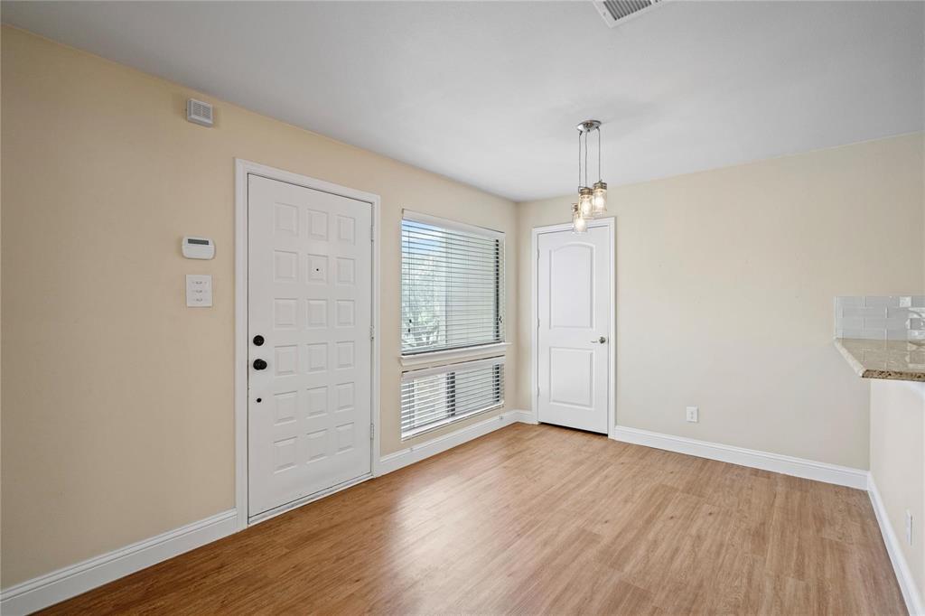 Oaks On Montfort Condos - Residential