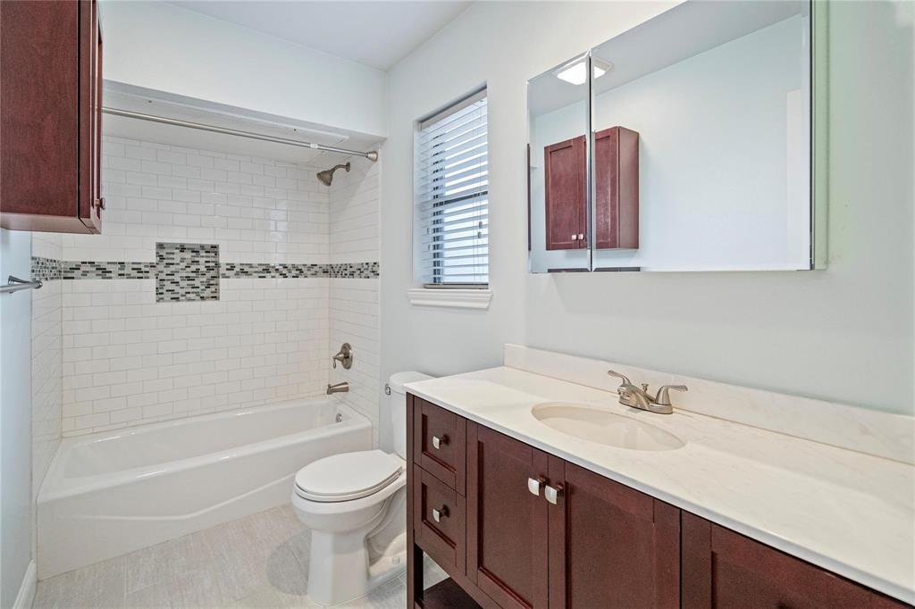 Oaks On Montfort Condos - Residential