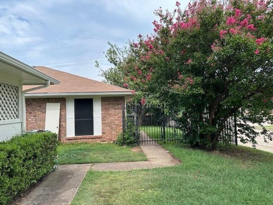 This home is completely renovated with everything new included all appliances, new bathroom, new cabinets with granite counter tops, new vinyl flank floor, new paint inside out. Two beautiful windowed bed rooms with walk-in closets, all new fans, a nice one car garage, two car driveway and easy gaining access to the main streets. You will enjoy the corner lot duplex in a wonderful and friendly neighborhood, a good size back yard with iron fence with gate for a safe and secure private place.