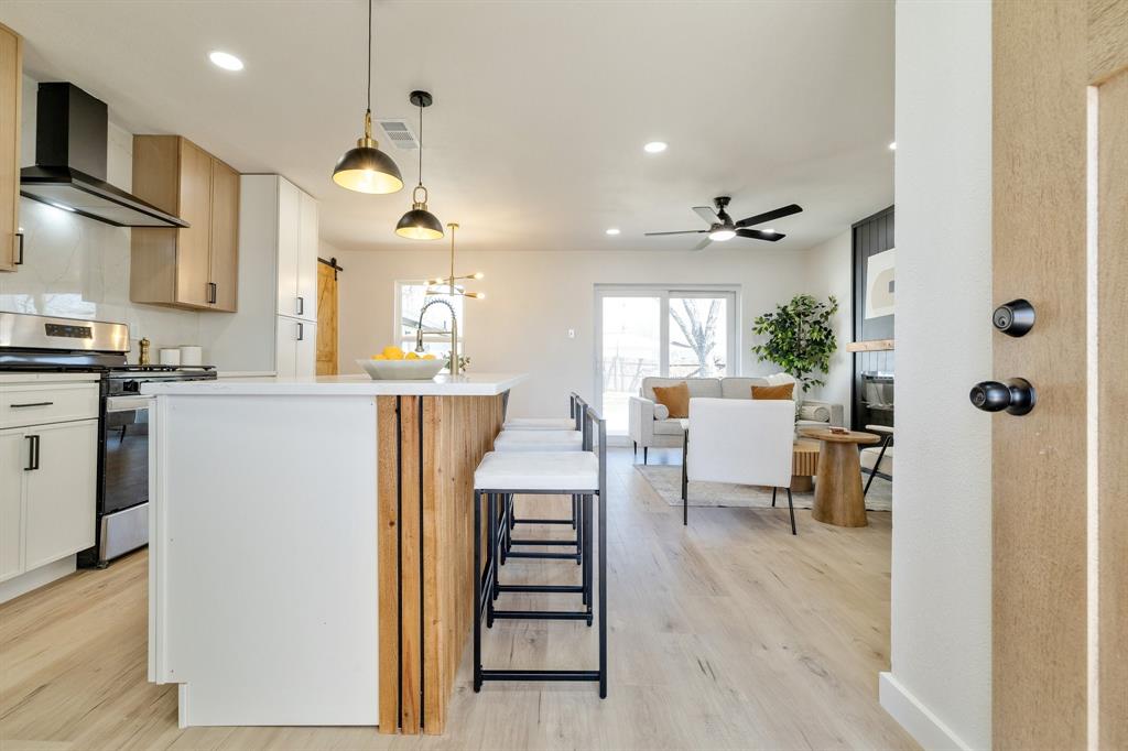 718 Tearose Drive