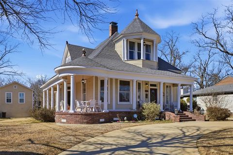 305 Davis Street N Sulphur Springs TX 75482