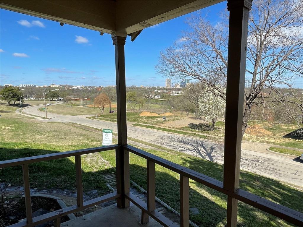 1208 E Magnolia Avenue