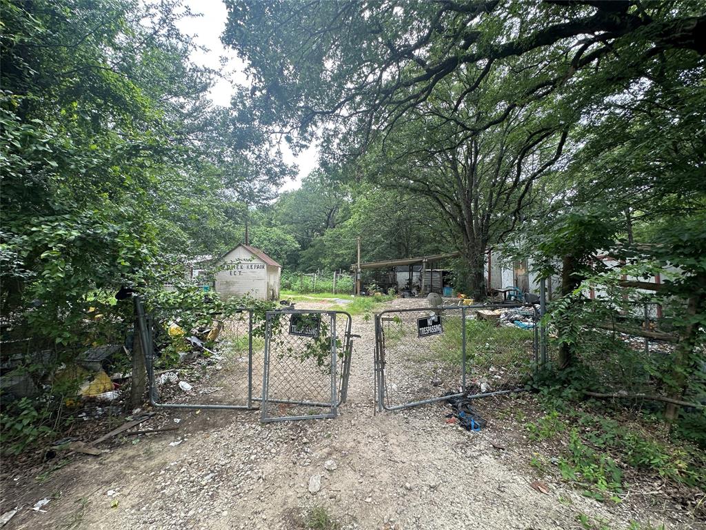 10696 Hilltop Circle
