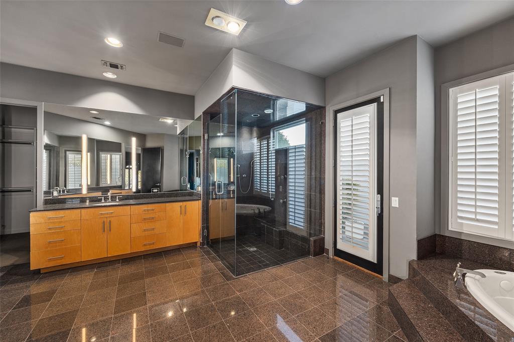 Shady Oaks Country Club Add - Residential