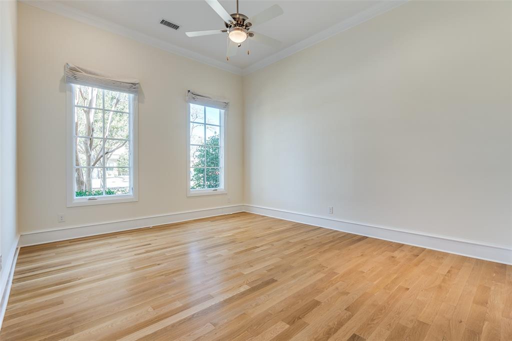 Royal Crest - Residential