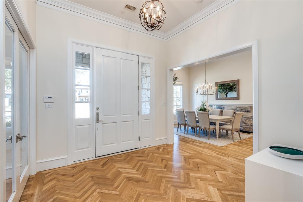 Royal Crest - Residential