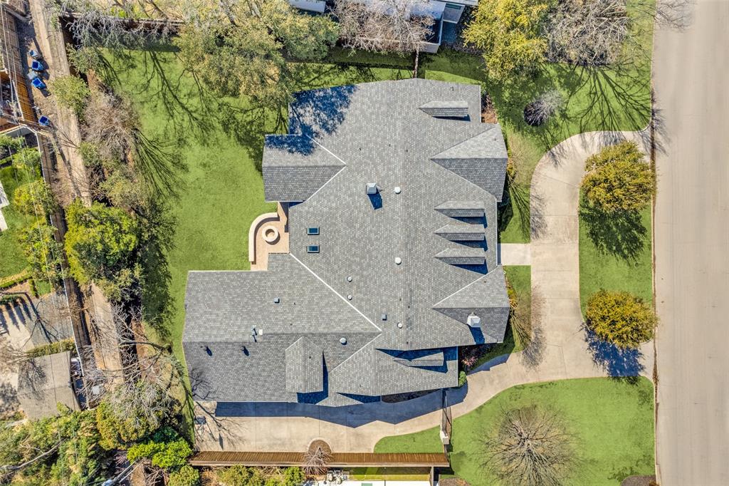 Royal Crest - Residential