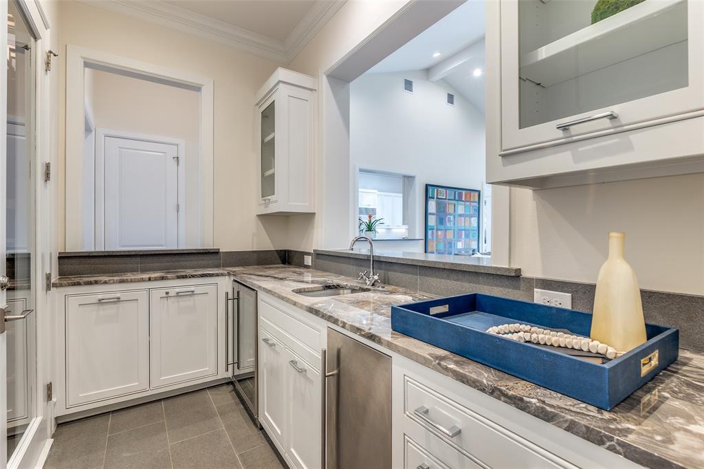 Royal Crest - Residential