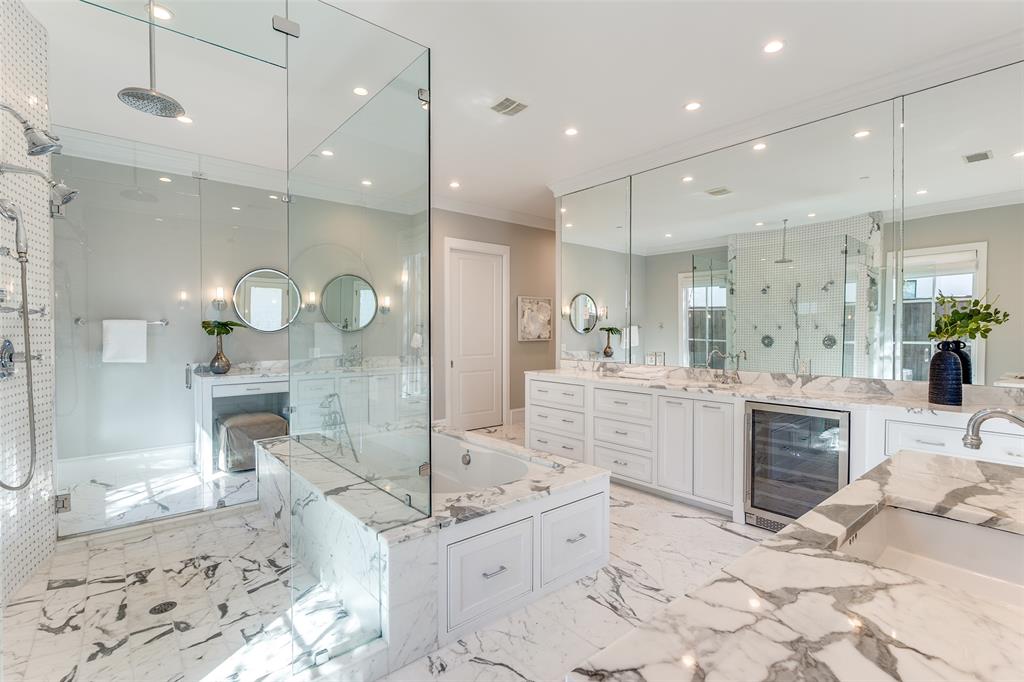 Royal Crest - Residential