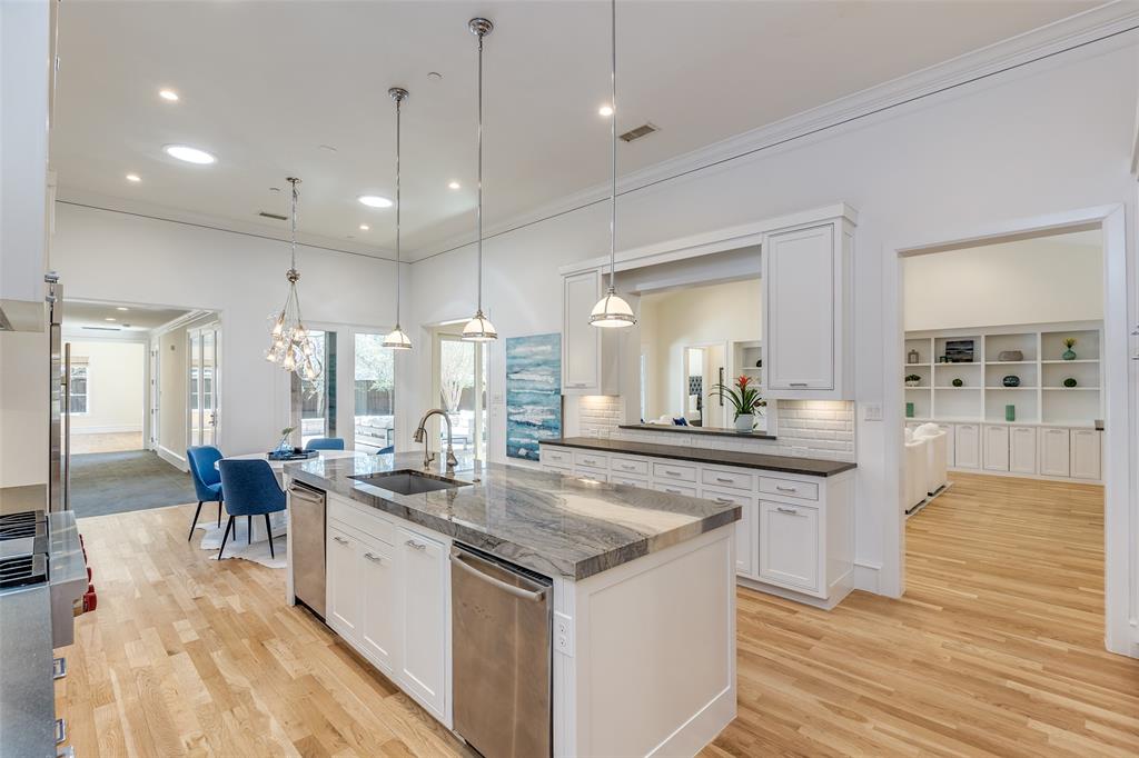 Royal Crest - Residential