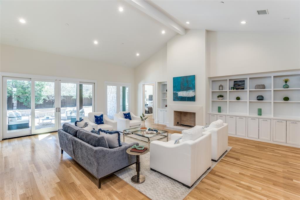 Royal Crest - Residential