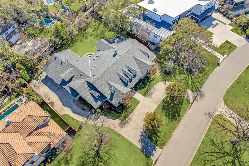 Royal Crest - Residential