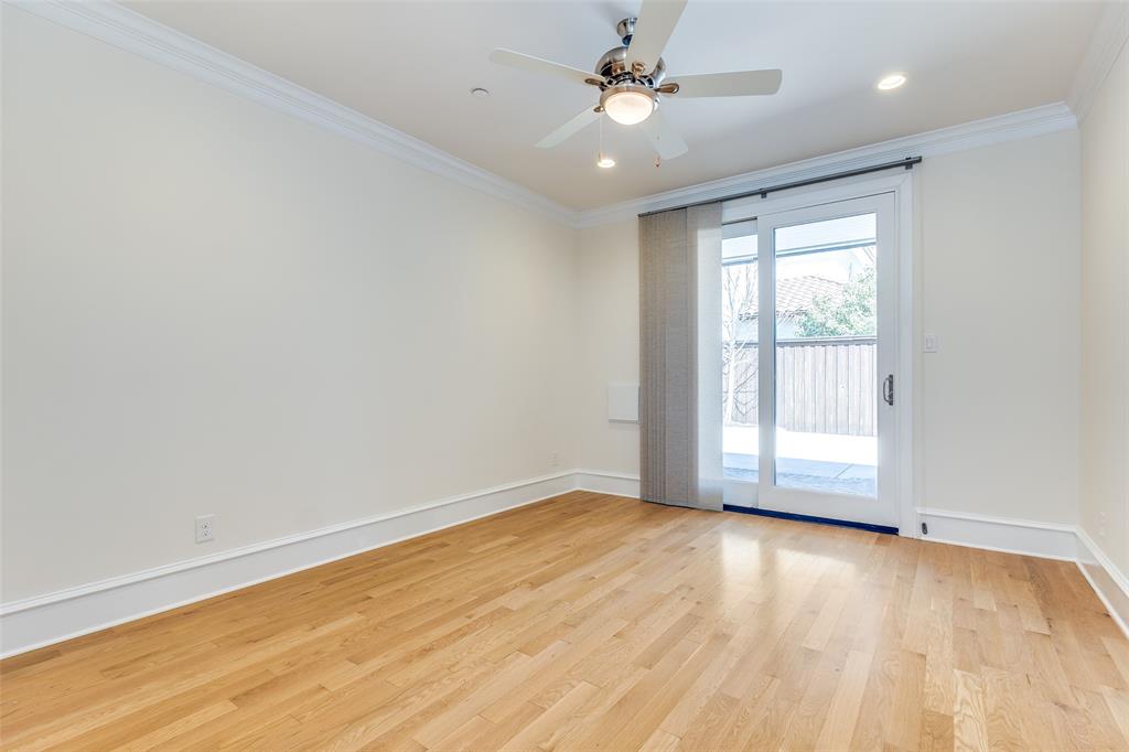 Royal Crest - Residential