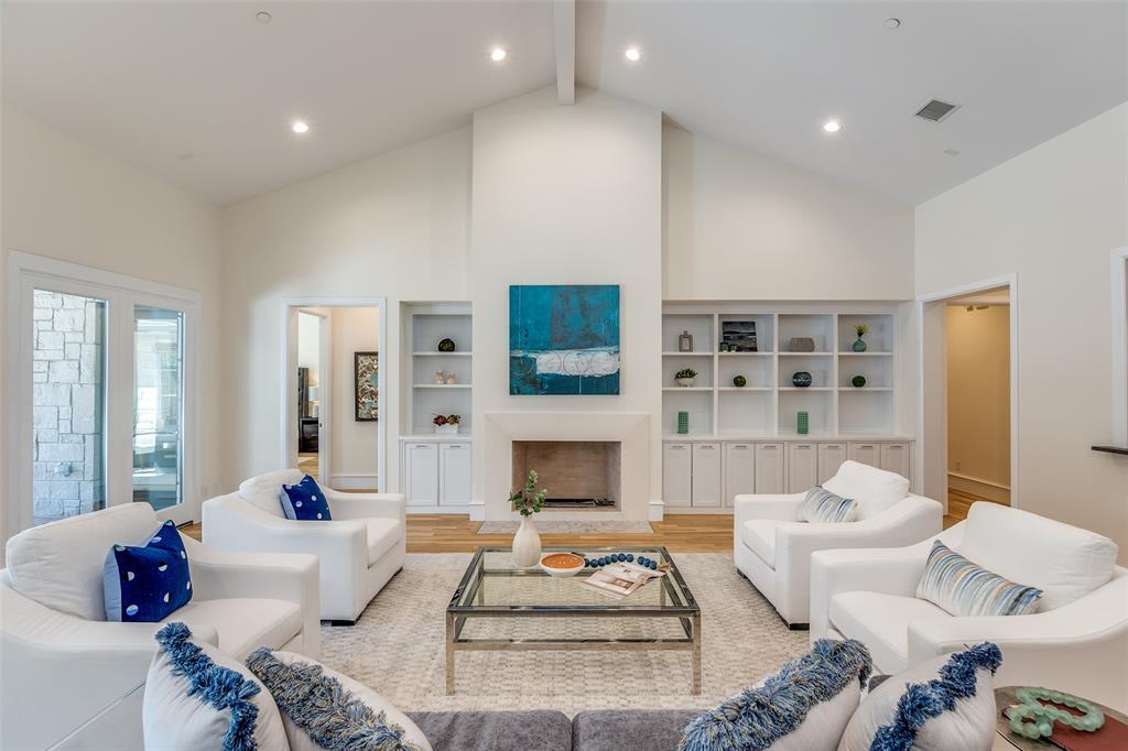 Royal Crest - Residential