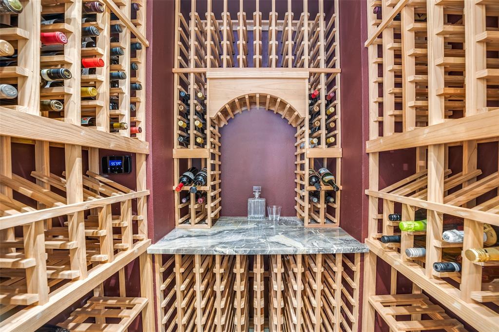 Royal Crest - Residential