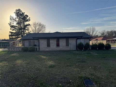 706 S Manson Street Wolfe City TX 75496