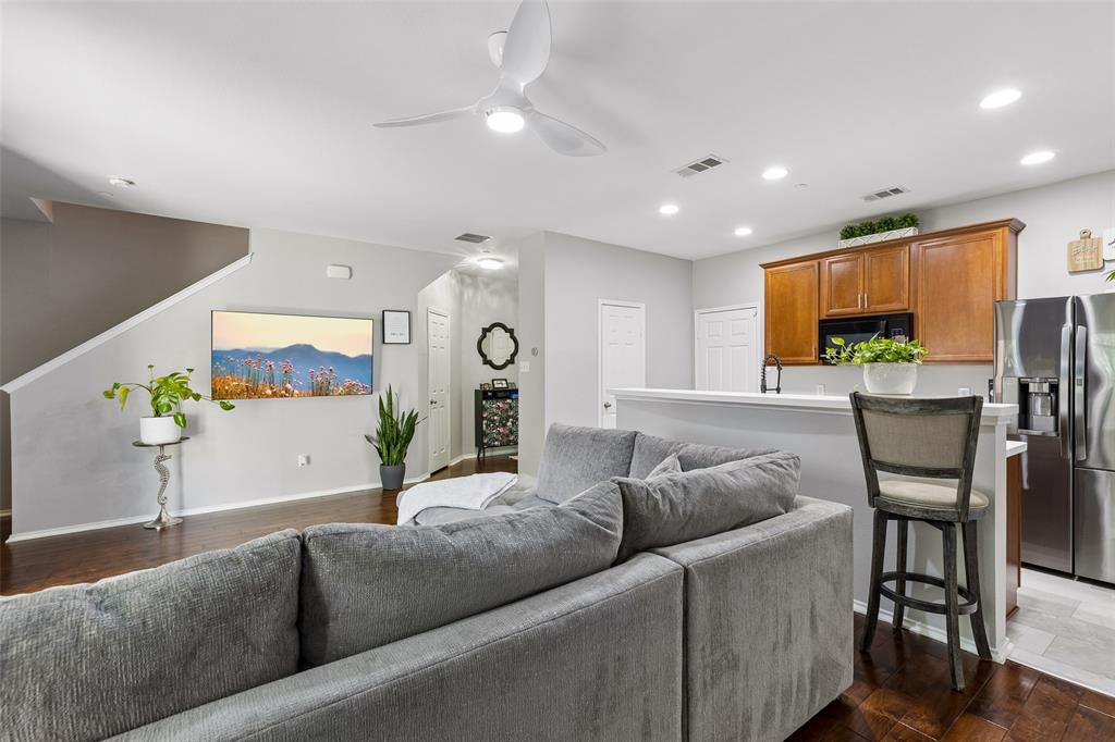 The Cascades At The Legends Ph - Residential