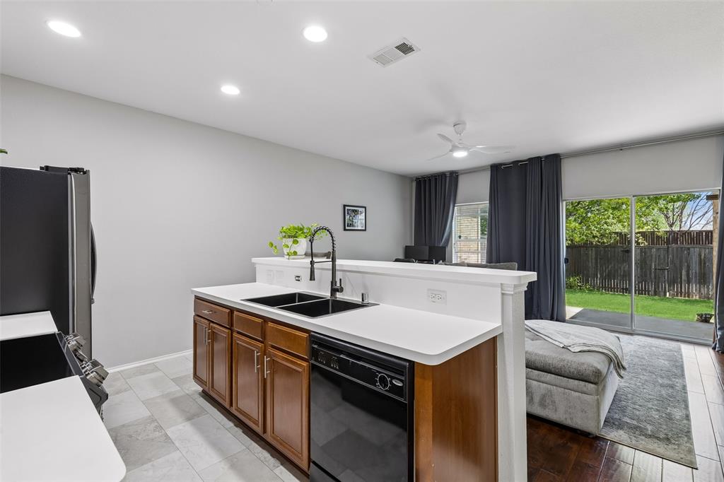 The Cascades At The Legends Ph - Residential