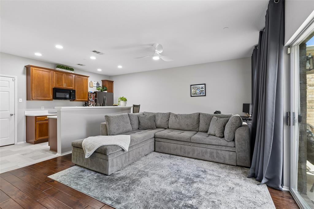 The Cascades At The Legends Ph - Residential