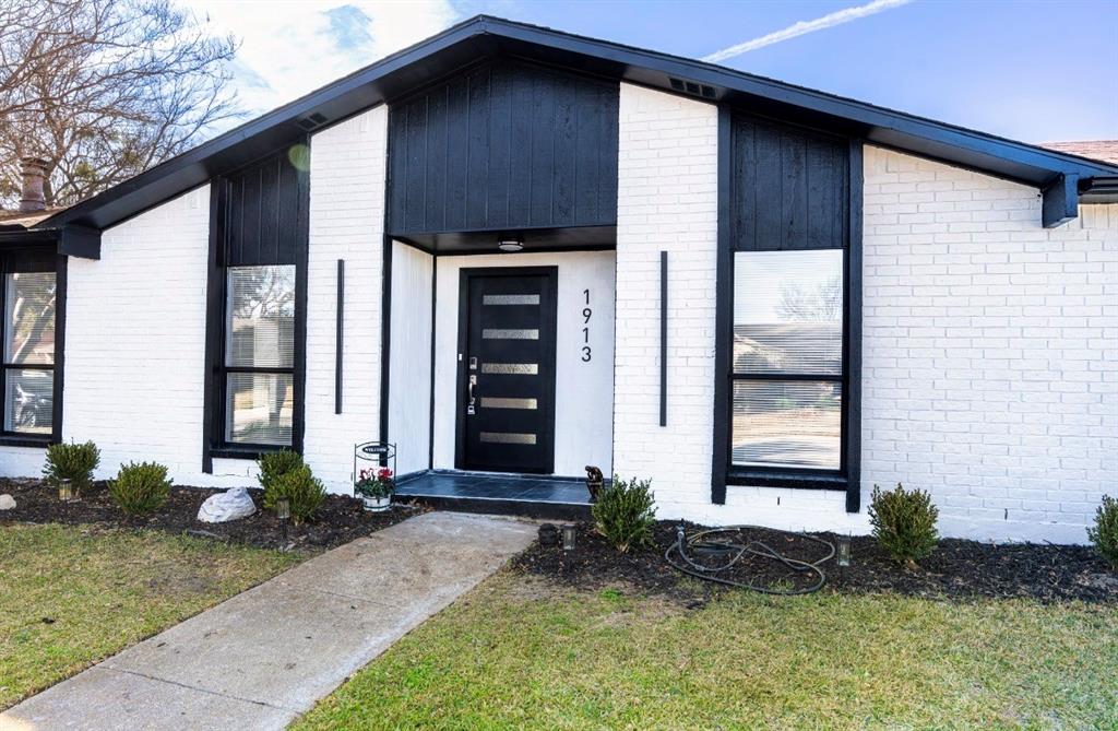 1913 Edna Smith Drive