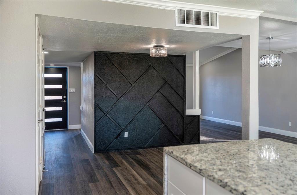 1913 Edna Smith Drive