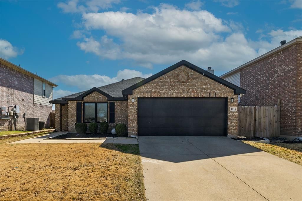 Photo of 4116 Fossile Butte Drive, Fort Worth, TX 76244 (MLS # 21250540)