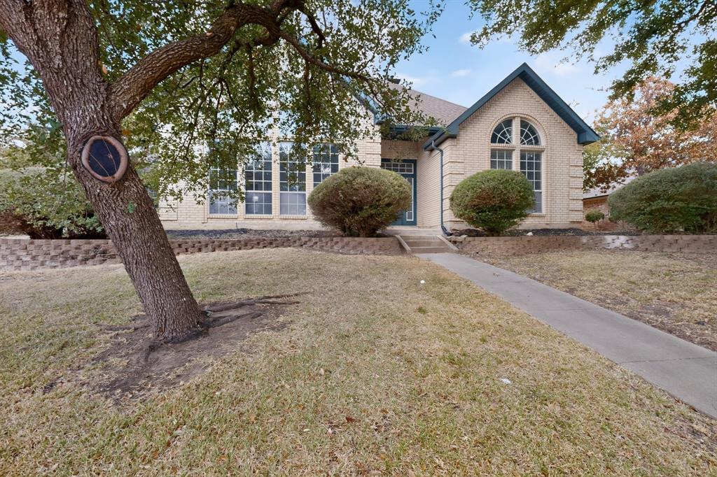 2002 Clearview Drive