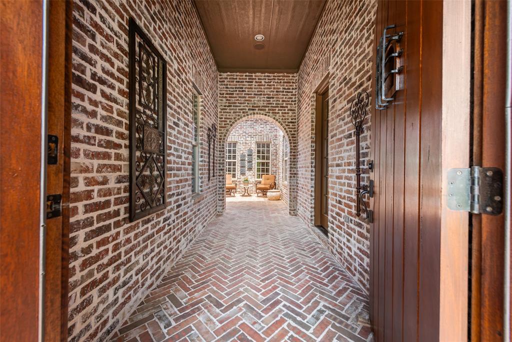 621 Longwood Drive