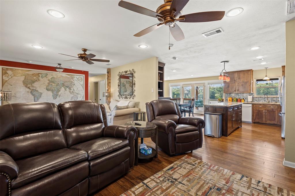 STEPHEN B MCCOMMAS ABST 888 P 411 TR 35 ACS 5.9635 - Residential