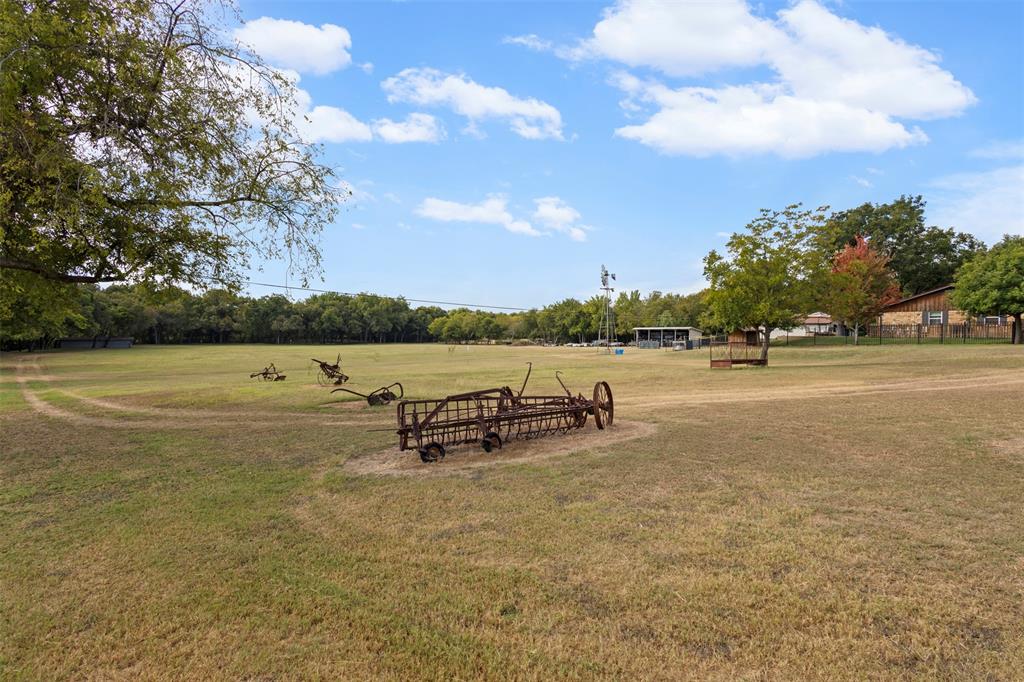 STEPHEN B MCCOMMAS ABST 888 P 411 TR 35 ACS 5.9635 - Residential