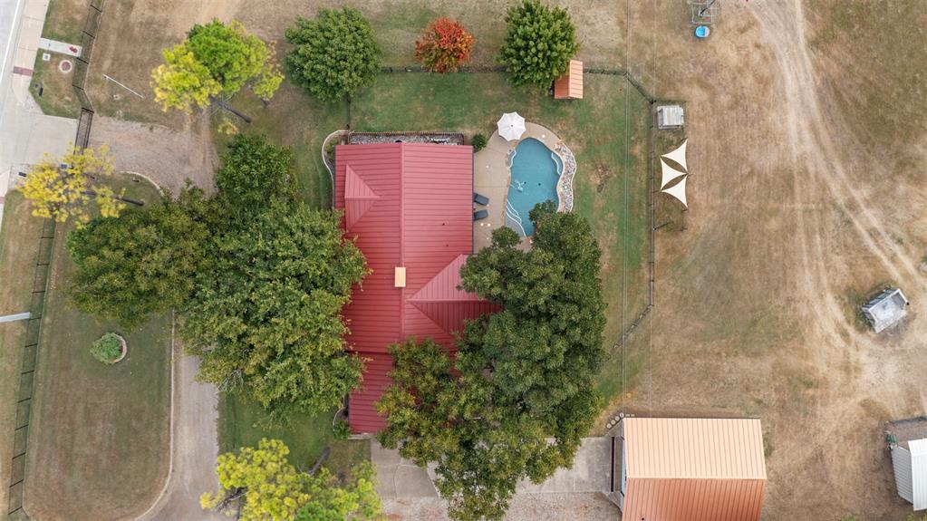 STEPHEN B MCCOMMAS ABST 888 P 411 TR 35 ACS 5.9635 - Residential