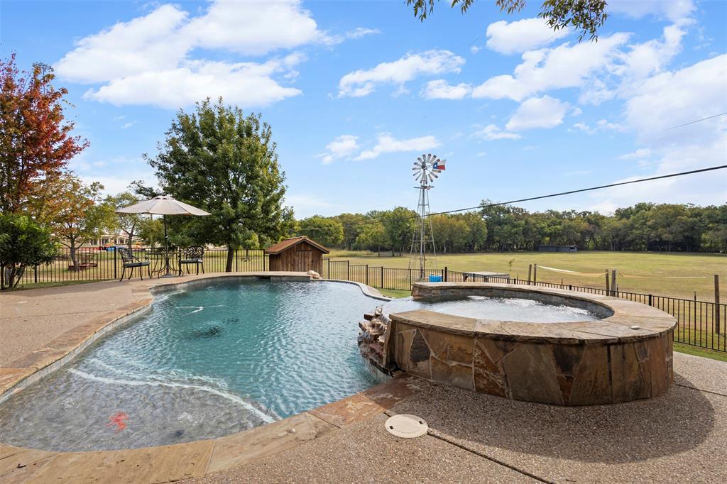 STEPHEN B MCCOMMAS ABST 888 P 411 TR 35 ACS 5.9635 - Residential