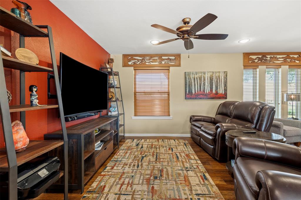 STEPHEN B MCCOMMAS ABST 888 P 411 TR 35 ACS 5.9635 - Residential