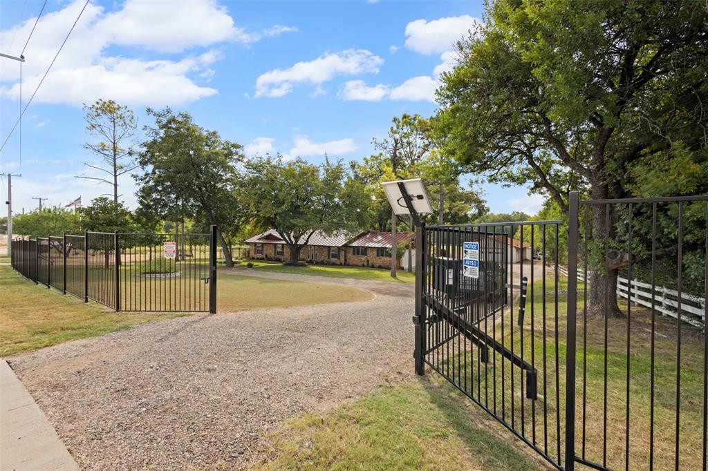 STEPHEN B MCCOMMAS ABST 888 P 411 TR 35 ACS 5.9635 - Residential