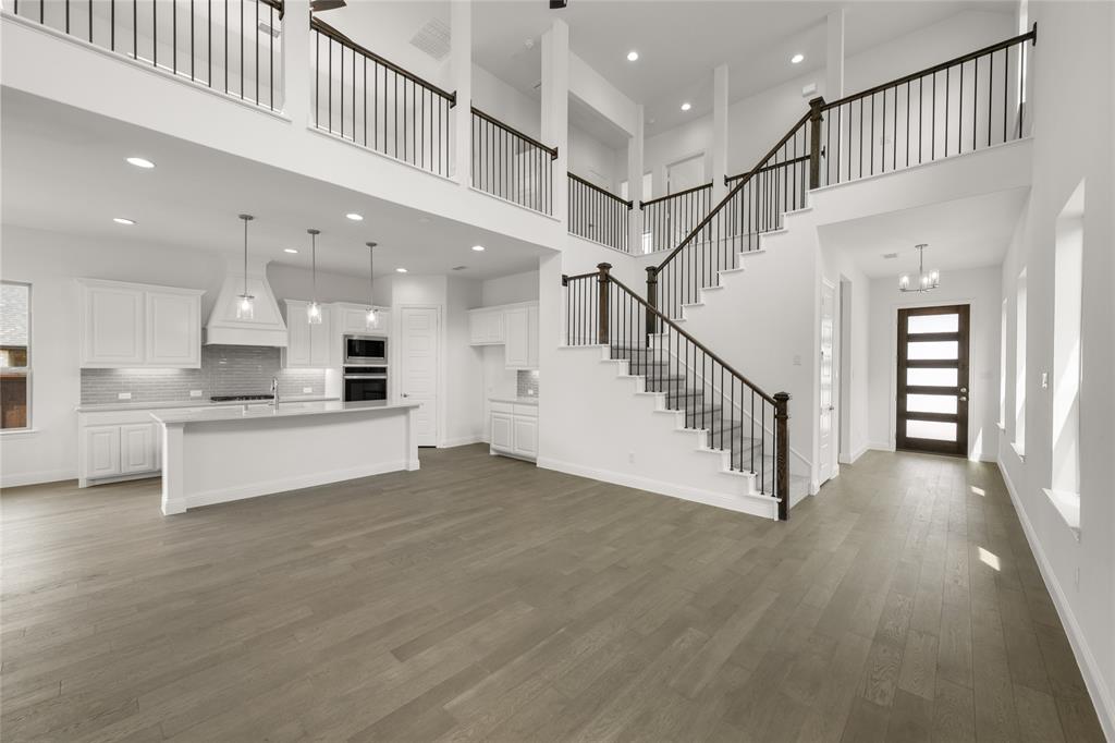 1536 Euclid Alley