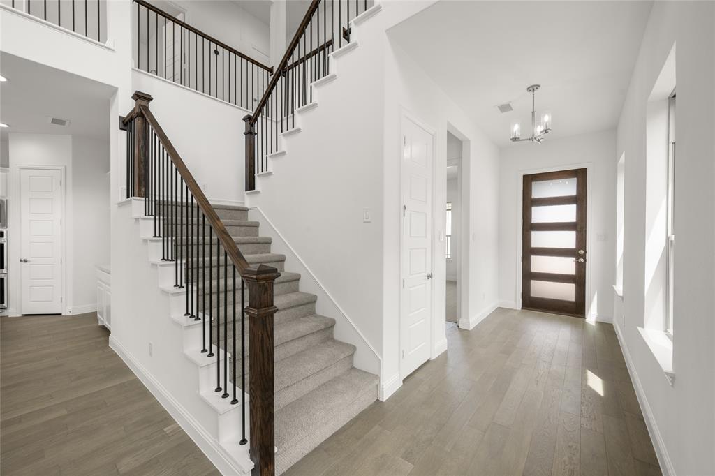 1536 Euclid Alley