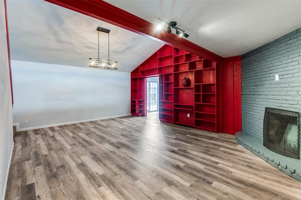 1425 Ridgeview Drive