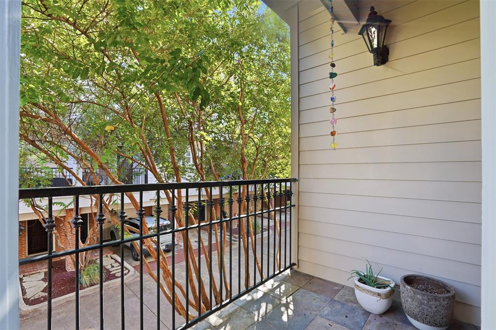 Carriage House Condo - Residential