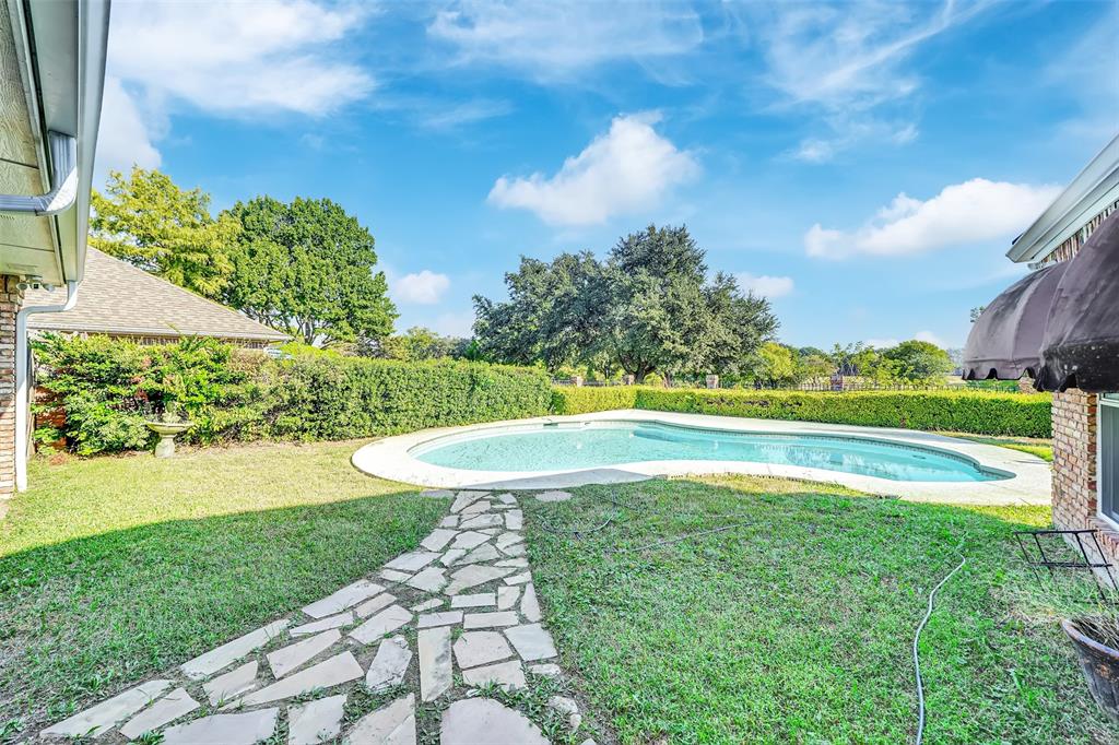 2709 Oak Point Drive