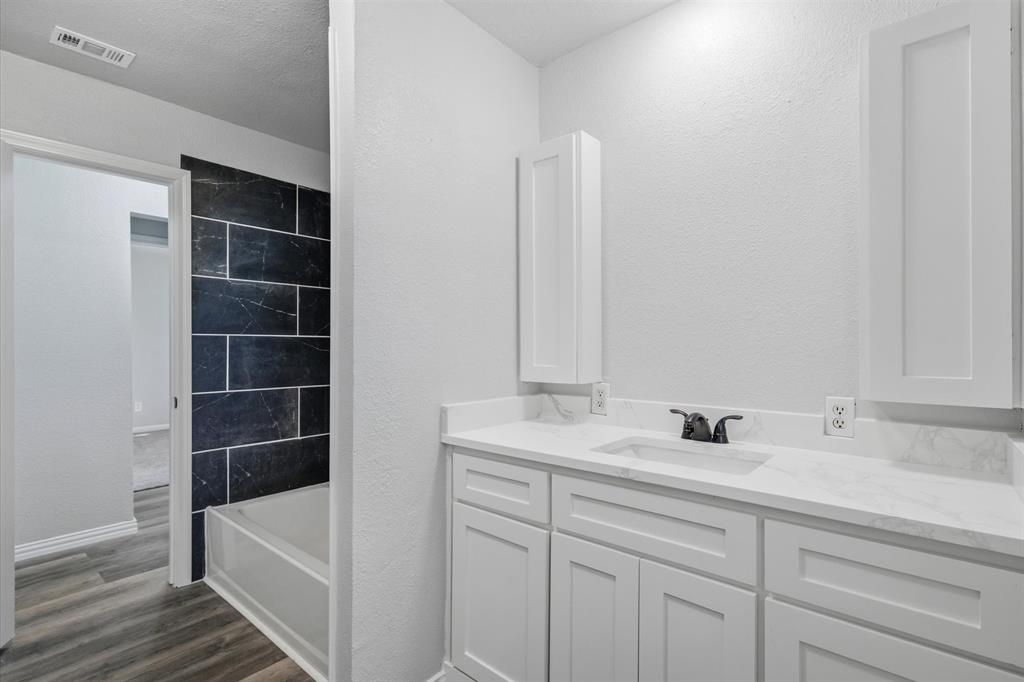 Brinwood Shores Add Sec B - Residential