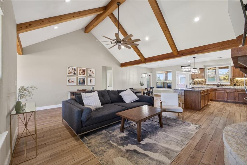 Brandon V Lake Living - Residential