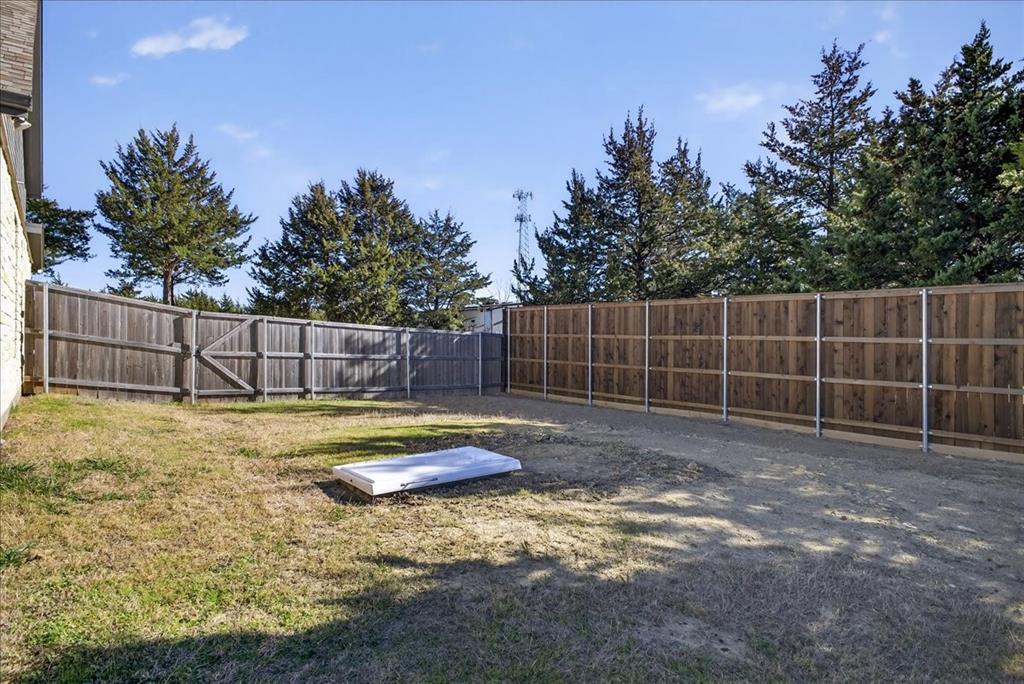 Brandon V Lake Living - Residential